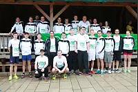 Startklar: Beim achten AOK-Firmenlauf haben zahlreiche Sportler dem Regen getrotzt. - © Yvonne Glandien