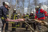 Wechselnde Lage: Zur Großübung lippischer Feuerwehren, Stäbe und Hilfsorganisationen ändert sich die Situation beinahe minütlich.  - © Torben Gocke