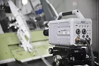 Hochgeschwindigkeitskameras nehmen den Ablauf von Tests auf. - © IABG