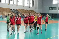 Die Handballerinnen des Hermann-Vöchting-Gymnasiums haben es in die Endrund von "Jugend trainiert für Olympia" geschafft. - © Dominic Behde
