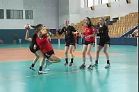 Die Handballerinnen des Hermann-Vöchting-Gymnasiums haben es in die Endrund von "Jugend trainiert für Olympia" geschafft. - © Dominic Behde