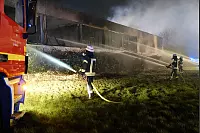 Die Feuerwehr rückte zu einem Großbrand in Bielefeld-Altenhagen aus. - © Paul Brinkmann