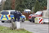 Die Polizei ist zu einem Gro&szlig;einsatz in Verl ausger&uuml;ckt. Es wird wegen K&ouml;rperverletzung ermittelt. - &copy; Roland Th&ouml;ring