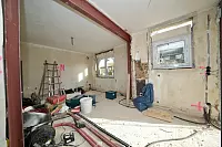 Innerhalb von nur einem Monat wird das ganze Haus in Bielefeld saniert. - © Peter Unger