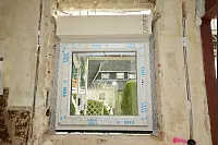 Innerhalb von nur einem Monat wird das ganze Haus in Bielefeld saniert. - © Peter Unger