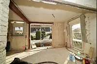 Innerhalb von nur einem Monat wird das ganze Haus in Bielefeld saniert. - © Peter Unger