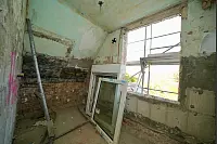 Innerhalb von nur einem Monat wird das ganze Haus in Bielefeld saniert. - © Peter Unger