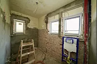 Innerhalb von nur einem Monat wird das ganze Haus in Bielefeld saniert. - © Peter Unger