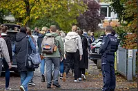 Wegen eines Messerangriffs auf eine Schülerin war die Polizei am Paderborner Westfalen-Kolleg im Großeinsatz. - © Niklas Tüns