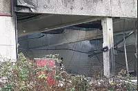 Teile der Industriehalle waren nach wie vor einsturzgefährdet. - © Paul Brinkmann