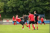 Trainingsauftakt der SpVgg Bad Pyrmont, dem neuen Klub von David Odonkor. Der 33-Jährige unterzeichnete beim niedersächsischen Landesligisten einen Zweijahresvertrag bis 2019. - © Niklas Böhmer