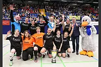 2018: Der FC Donop/Voßheide behauptet sich im Endspiel mit 2:1 gegen den TuS Asemissen. Die Tore markierten Jennifer Friedel und Jana Wiemann-Großpietsch, Sina Lang schwächte ab. 
 - © Paul Cohen