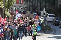 Klima retten: Rund 2000 Menschen gehen in Detmold bei der bislang größten "Fridays for Future"-Demo auf die Straße. - © Bernhard Preuss
