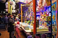 Bunte Lichter, viele Leckereien und schwungvolle Karusselfahrten - das ist die Andreasmesse 2025 - © Nicole Ellerbrake