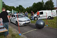 WAVE-TROPHY 2016 - Größte E-Automobilrallye tankt in Dörentrup auf.
Weltrekord mit den meisten zeitgleich aufgeladenen Elektrofahrzeugen mit erneuerbaren Energien geschafft, Viele E-Fahrzeuge wurden präsentiert. - © Tanja Watermann