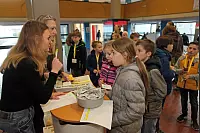 Rund 70 Nachwuchsstudenten nahmen an der vierten Vorlesung der LZ-Kinderuni zum Thema: "Mobile Medien - wie die Apps aufs Handy kommen" teil. - &copy; Bernhard Preu&szlig;