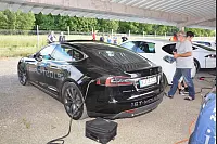 WAVE-TROPHY 2016 - Größte E-Automobilrallye tankt in Dörentrup auf.
Weltrekord mit den meisten zeitgleich aufgeladenen Elektrofahrzeugen mit erneuerbaren Energien geschafft. Viele verschiedene E-Fahrzeuge wurden präsentiert. - © Tanja Watermann