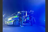 Im Bielefelder Ortsteil Windfl&ouml;te sind am sp&auml;ten Donnerstagabend zahlreiche Polizisten im Einsatz: Offenbar hat es bei einer Gewalttat unweit der Lippst&auml;dter Stra&szlig;e drei Verletzte gegeben. - &copy; Paul Brinkmann