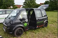 WAVE-TROPHY 2016 - Größte E-Automobilrallye tankt in Dörentrup auf.
Weltrekord mit den meisten zeitgleich aufgeladenen Elektrofahrzeugen mit erneuerbaren Energien geschafft. Viele verschiedene E-Fahrzeuge wurden präsentiert. - © Tanja Watermann