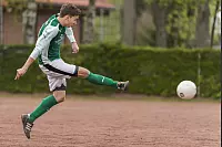 1:0 - Der Pivitsheider Jannik Fischer überläuft die Gästeabwehr und markiert das Führungstor für die Gastgeber. - © Foto: Egon Penner.