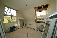 Innerhalb von nur einem Monat wird das ganze Haus in Bielefeld saniert. - © Peter Unger