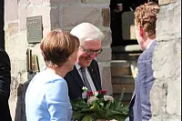 Bundespräsident Frank-Walter Steinmeier kommt zum Sommerinterview in den Lippischen Hof in Bad Salzuflen. ZDF-Moderation Bettina Schausten führt das Interview, das für das Politmagazin "Berlin direkt" aufgezeichnet wurde. - © Heidi Stork