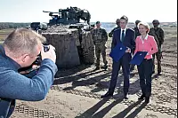 Deutsch-Britisches Ministertreffen - Ursula von der Leyen in Augustdorf - © Bernhard Preuß