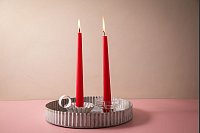 Fazit: Die gek&uuml;hlte Kerze (links) brennt langsamer. - &copy; Christin Klose/dpa-tmn