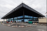 Das Terminal 3 ist vorerst nur mit dem Auto und der Siemens-Flugzeugbahn erreichbar. - © Lando Hass/dpa