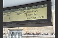 Auf den Bus k&ouml;nnen die Pariserinnen und Pariser wegen des Schnees am Morgen nicht setzen. - &copy; Rachel Sommer/dpa