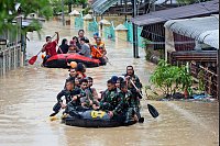 Das Ausmaß der Schäden ist noch unklar. - © Binsar Bakkara/AP/dpa