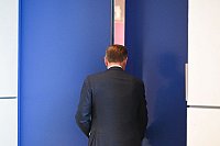 Die Ampelregierung steckt in der Krise. Sucht Christian Lindner hier schon den Notausgang? - © Sebastian Gollnow/dpa
