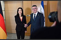 Wirtschaftsministerin Katherina Reiche (CDU) trifft Gideon Sa&rsquo;ar, Au&szlig;enminister von Israel. - &copy; Elisa Schu/dpa