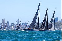 Yachten segeln in der Regatta des Sydney Hobart Yacht Race 2024 in Sydney. - © Mark Evans/AAP/dpa