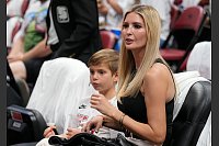 Tochter Ivanka war während Trumps erster Amtszeit als dessen Beraterin aktiv, hat sich seitdem aber wieder mehr auf ihr Privatleben fokussiert. (Archivbild) - © Marta Lavandier/AP/dpa