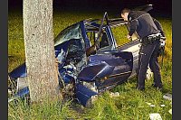 Der schwer verletzte Fahrer wurde in seinem Fahrzeug eingeklemmt. - © FOTO: MARC KÖPPELMANN
