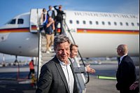 Vor dem Abflug nach Griechenland. - &copy; Kay Nietfeld/dpa