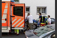 In einem Rettungswagen wird eine verletzte Person ins Krankenhaus gebracht. (Archivbild) - © Justin Brosch/dpa