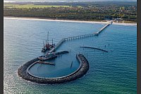 Weit hinaus - mit gut 720 Metern längste Seebrücke im Ostseeraum - © Stefan Sauer/dpa