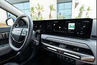 Mit Knöpfen und Sprachsteuerung: Bedienung, Haptik und Optik im Interieur finden beim Tester viel Zuspruch - beim Kunden auch? - © Kia/dpa-tmn