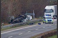 Auf der A44 bei J&uuml;lich ist es am Morgen zu einem schweren Verkehrsunfall gekommen. - &copy; Henning Kaiser/dpa