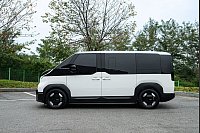 Bitte einsteigen: Hier zeigt sich der PV5, als Kleinbus für bis zu sieben Personen. - © Kia/dpa-tmn