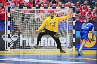 Handball: WM, Italien - Deutschland: Deutschlands Torhüter Andreas Wolff in Aktion. - © Sören Stache/dpa