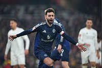 Torschütze Bruno Fernandes und Manchester United schalteten den FC Arsenal im FA-Cup aus. - © Kin Cheung/AP/dpa