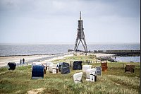 Die Kugelbake: See- und Wahrzeichen und nördlichster Punkt Niedersachsens. - © Sina Schuldt/dpa/dpa-tmn