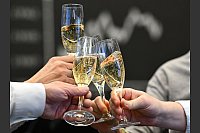 Letzter Börsenhandelstag des Jahres 2024 - © Arne Dedert/dpa