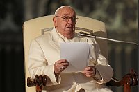 Papst Franziskus spricht von «Grausamkeit» in Gaza. (Archivbild) - © Alessandra Tarantino/AP/dpa
