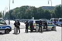 Großer Polizeieinsatz in der Nähe des NS-Dokumentationszentrums und des Israelischen Generalkonsulats in München - verdächtige Person niedergeschossen - © Simon Sachseder/dpa