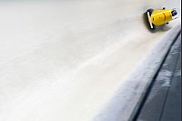 Laura Nolte aus Deutschland nimmt eine Kurve während des zweiten Laufs bei der Bob-WM in Lake Placid. - © Julia Demaree Nikhinson/AP/dpa