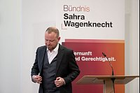 BSW-Generalsekretär Christian Leye bei der Mitgliederversammlung in Bochum. - © Fabian Strauch/dpa